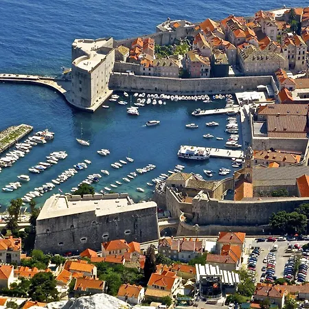 Lazo Βίλα Mocici