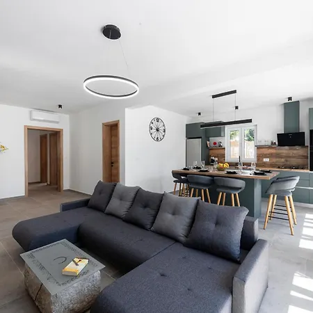 Lazo Villa *
